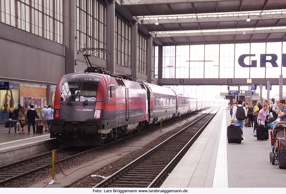 Der ÖBB Taurus 1116 208 in München Hbf