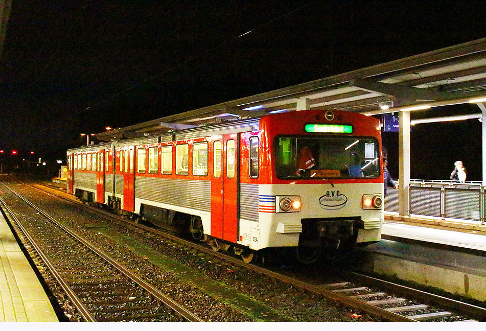 Der ex AKN VT 2.35 von der A.V.G. im Bahnhof Lüneburg