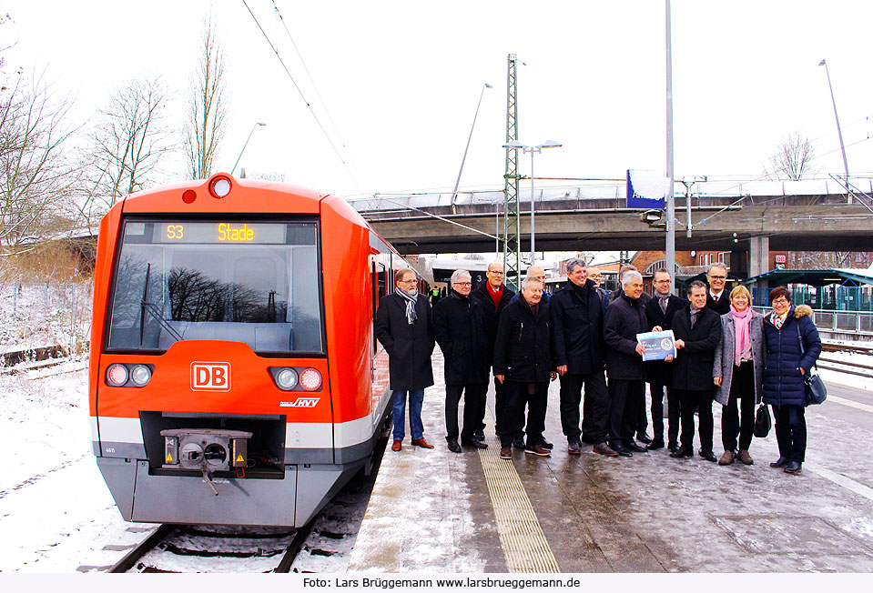 Der Jubiläumszug der S-Bahn nach Stade