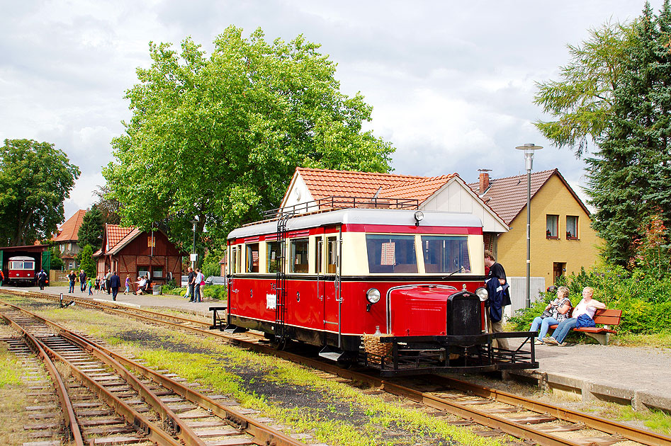 Hersteller Waggonfabrik Wismar: Der Wismarer Schienenbus beim DEV in Asendorf - Das Schweineschnäuzchen