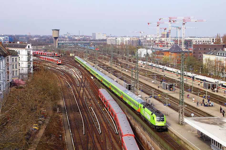 Der Flixtrain in Hamburg-Altona