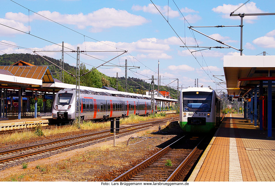 Foto Bahnhof Eisenach mit einem Abellio und einem STB Triebwagen