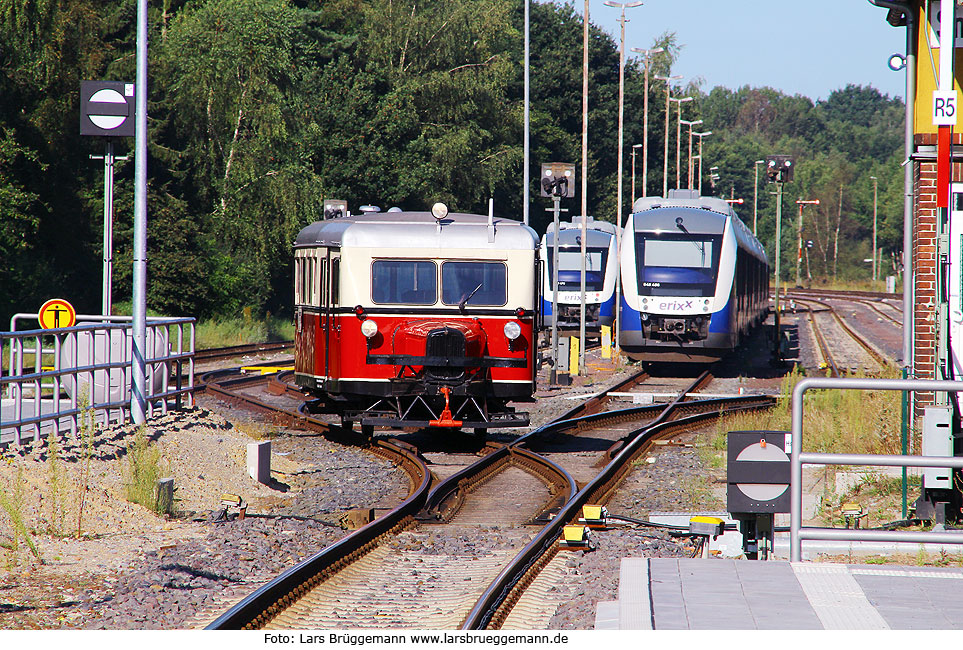 Ein Wismarer Schienenbus - der OHE DT 0508 - im Bahnhof Soltau