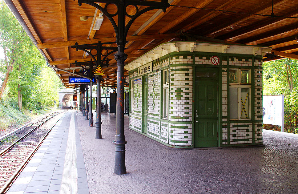 Der Bahnhof Nikolassee der S-Bahn in Berlin