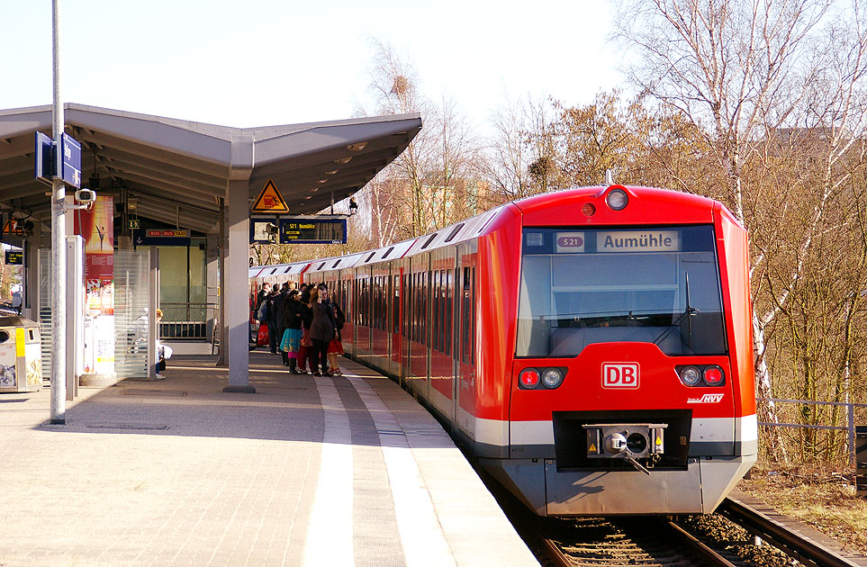 Der Bahnhof Stellingen der Hamburger SBahn Fotos von
