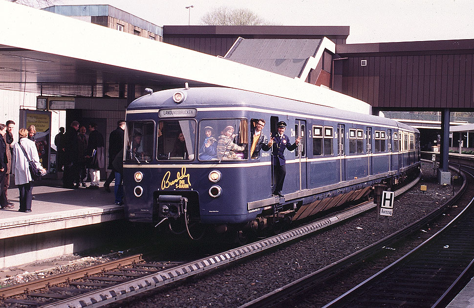 Die Taufe vom 470 133 der S-Bahn Hamburg auf den Namen Buddy