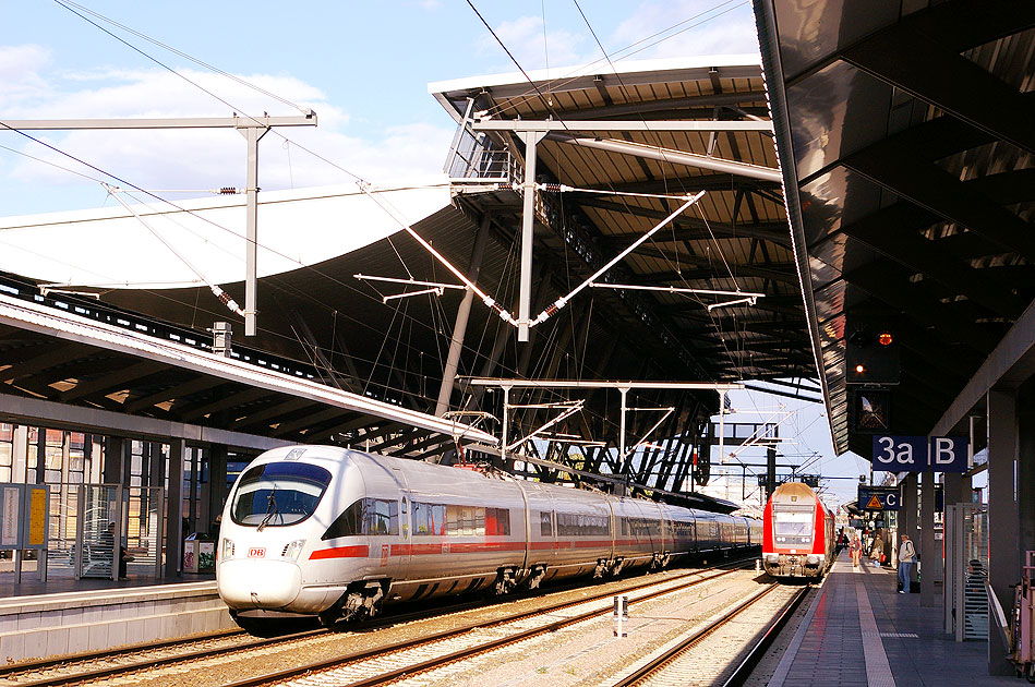 Ein ICE der Deutschen Bahn AG in Erfurt Hbf