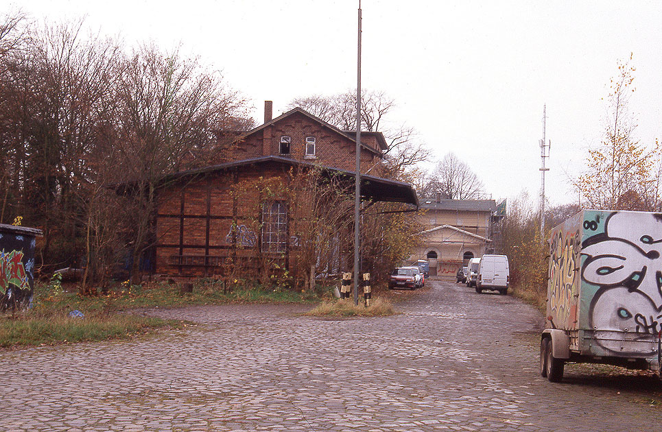 Der Güterbahnhof Hamburg Klein Flottbek mit dem Güterschuppen