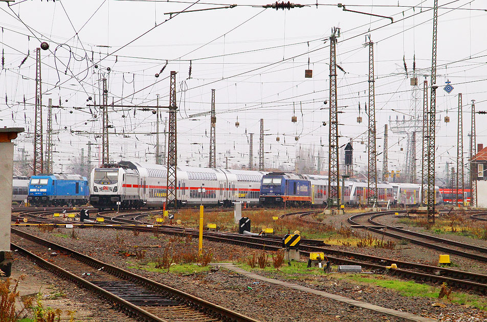 DB Baureihe 147 mit einem IC in Leipzig Hbf