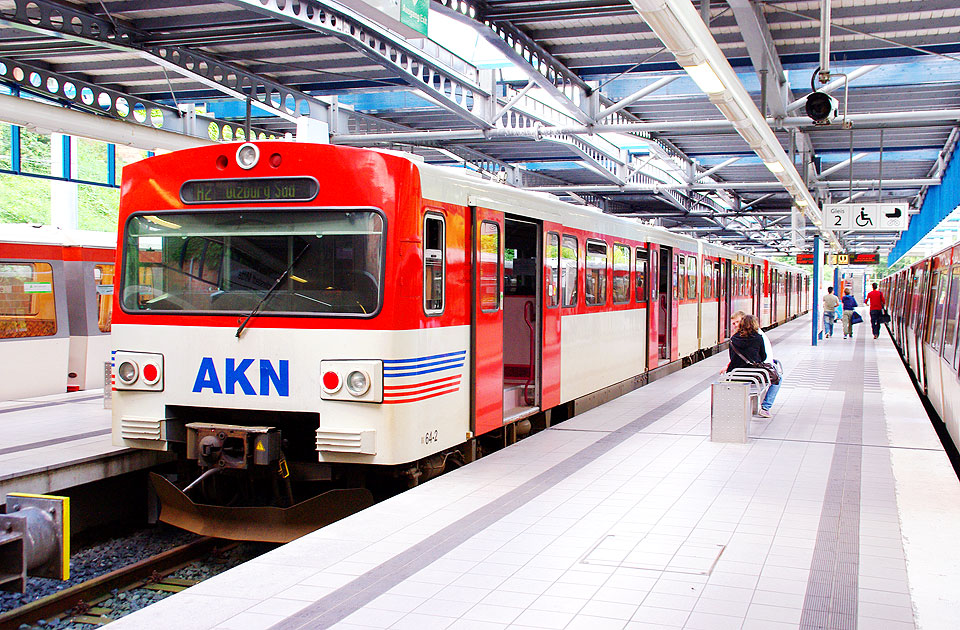 Der Bahnhof Norderstedt Mitte - Ein Umsteigebahnhof zwischen AKN und U-Bahn