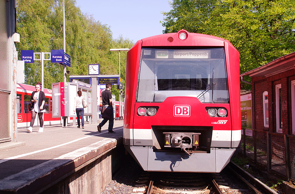DB Baureihe 474 im Bahnhof Sülldorf