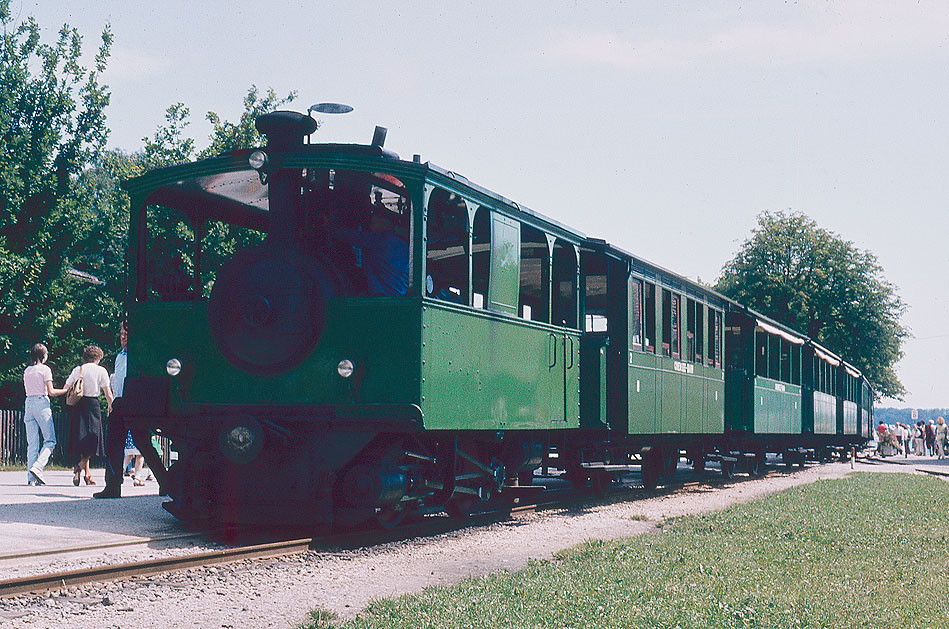 Die Chiemseebahn in Prien Stock am Chiemsee