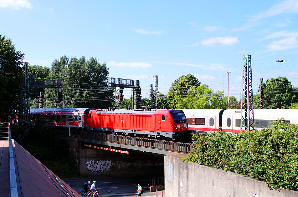 DB Baureihe 147 in Hamburg Hbf mit dem IRE nach Berlin