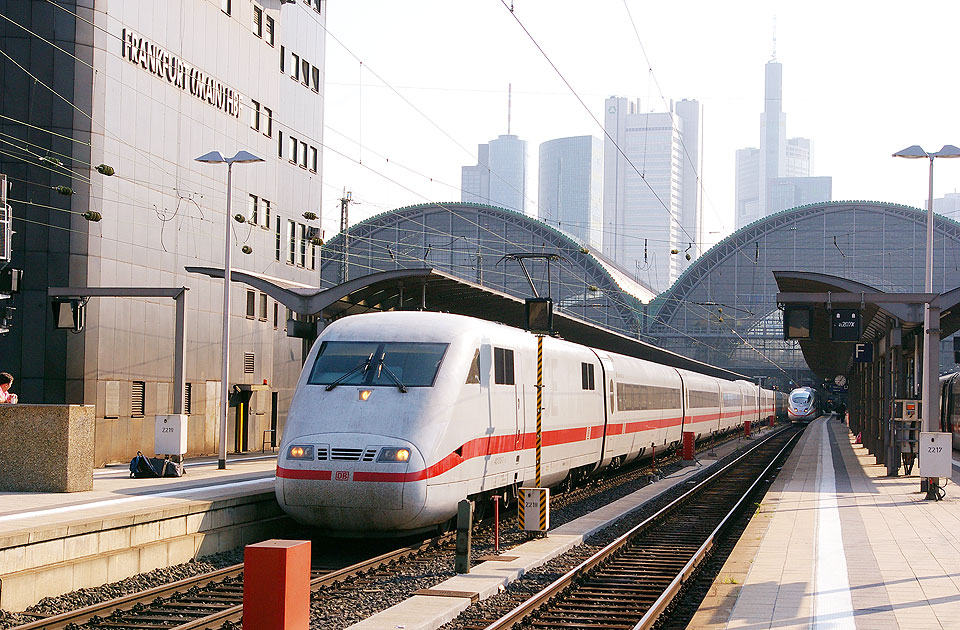 Ein ICE in Frankfurt am Main Hbf