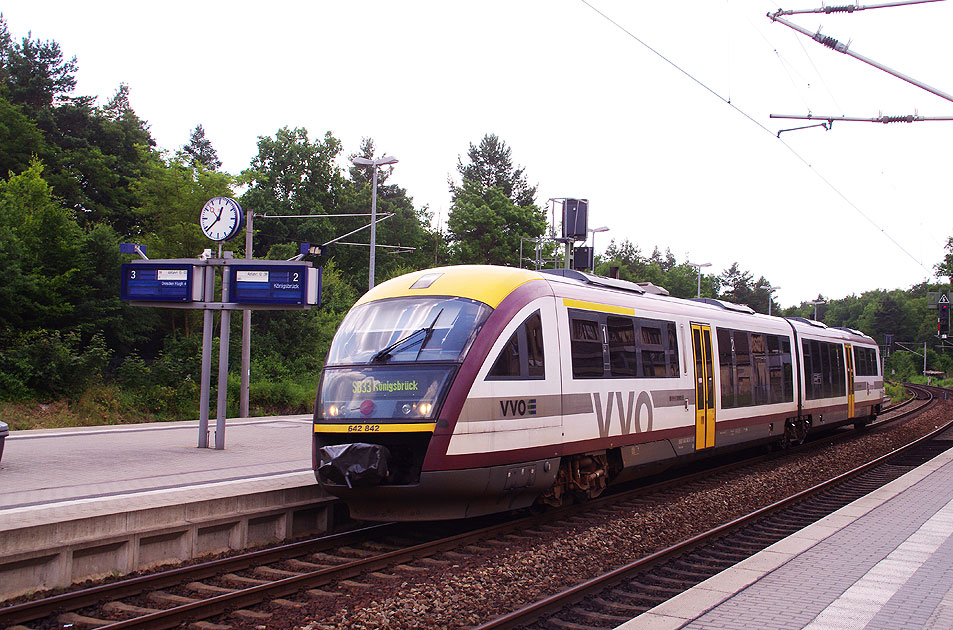 Ein Desiro der Städtebahn Sachsen im Bahnhof Dresden-Klotzsche