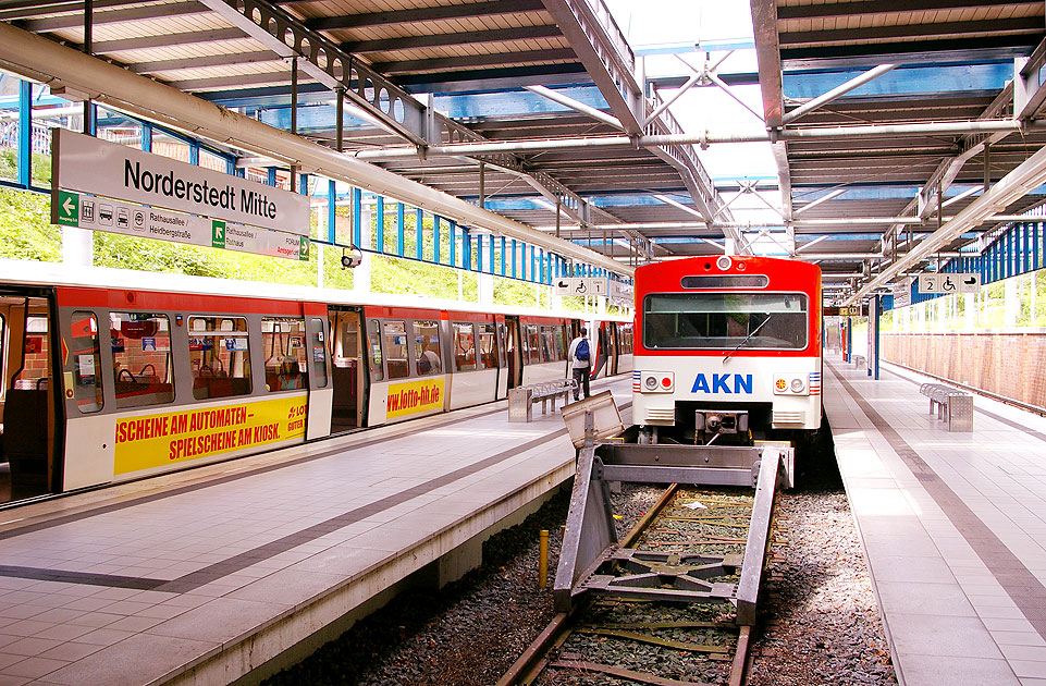 Der Umsteigebahnhof Norderstedt Mitte der AKN und Hochbahn