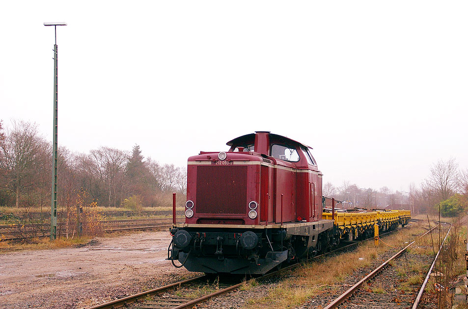 Die DB Baureihe 212 im Bahnhof St. Michaelisdonn an der Marschbahn