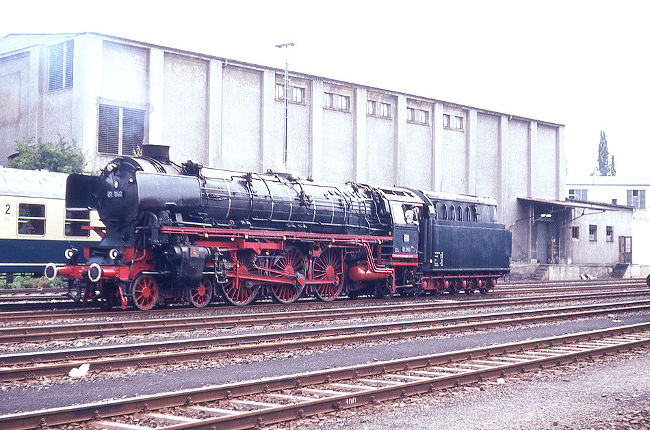 Die 01 1100 im Sonderzugeinsatz in Bayreuth Hbf