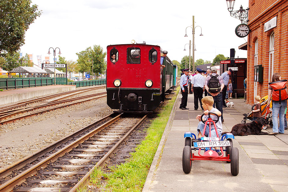 Die DEV Lok Emden im Bahnhof Bruchhausen-Vilsen bei der Museumsbahn