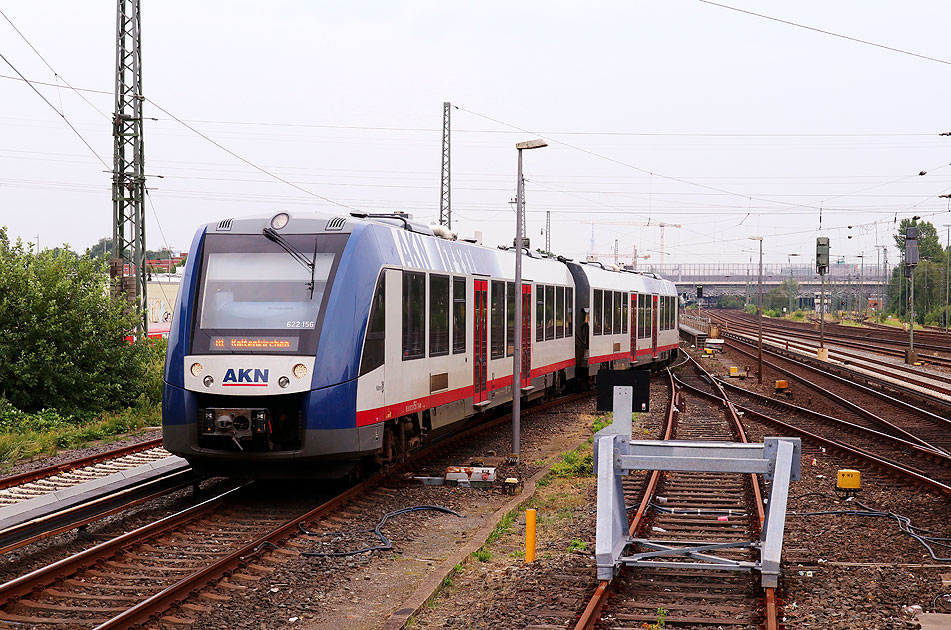 Ein AKN Lint 54 im Bahnhof Hamburg-Eidelstedt nach Kaltenkirchen