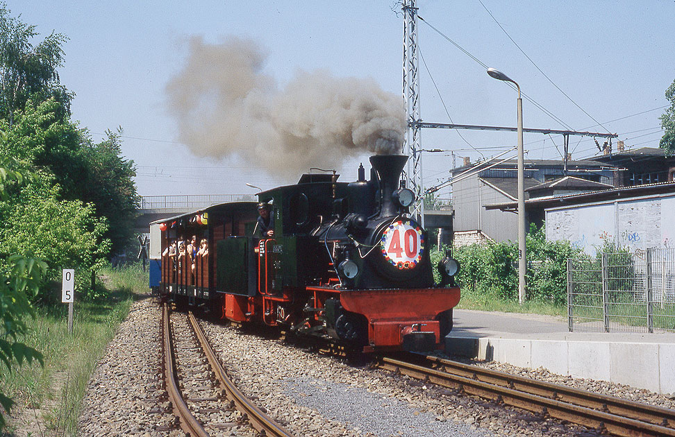 Die Parkeisenbahn in Berlin im Bahnhof S-Bahn Bahnhof Wuhlheide