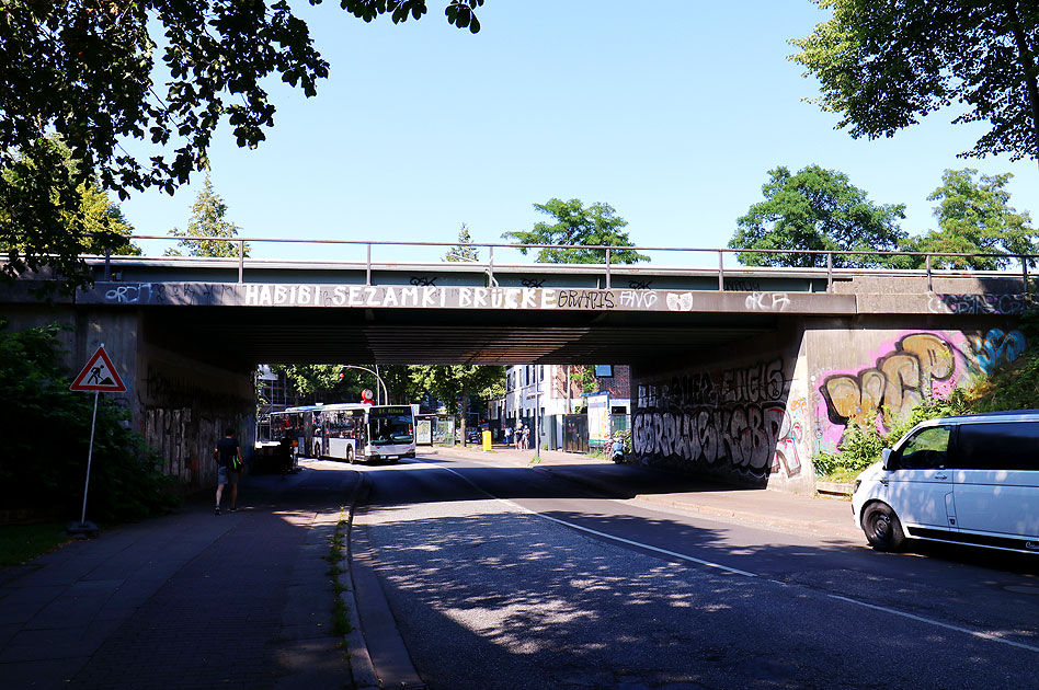 Die Habibi Sezamki Brücke am zukünftigen Bahnhof Ottensen