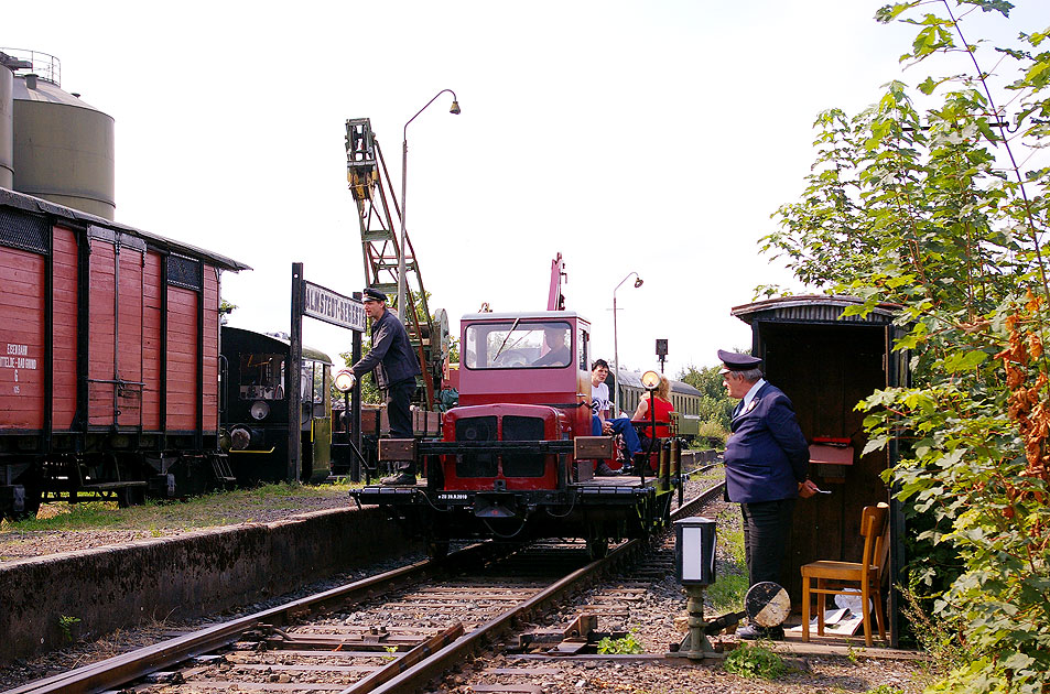 Das DF 64 ein Klv 51 im Bahnhof Almstedt-Segeste von der Almetalbahn