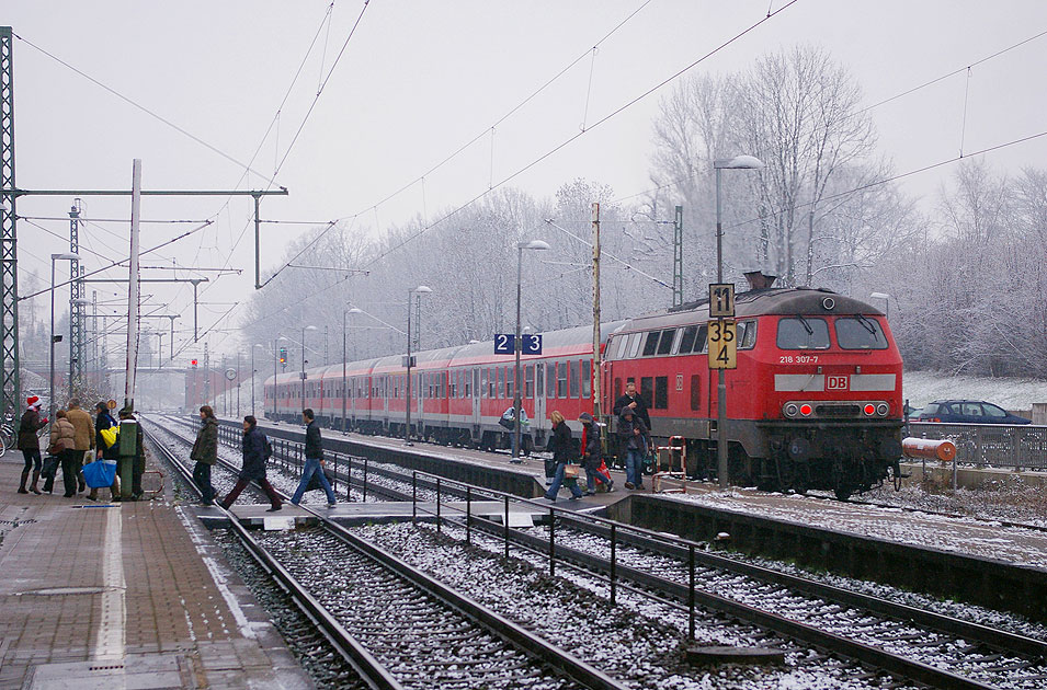 Bahnhof Bargteheide - Die Baureihe 218 - 218 307 mit Regionalbahn