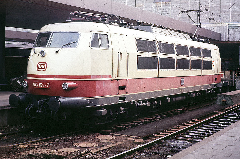 DB Baureihe 103 in Hamburg-Altona