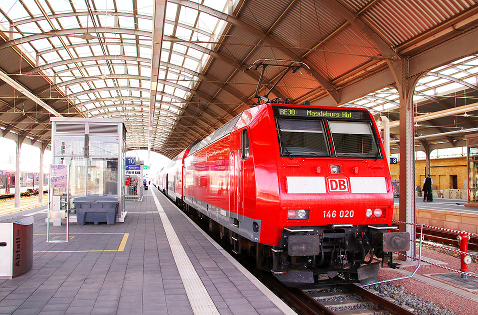 Eine Lok der Baureihe 146 in Halle an der Saale Hauptbahnhof