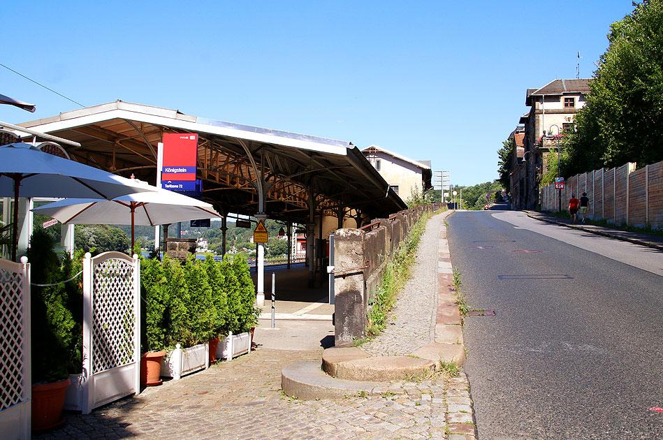 Ein Eingang zum Bahnhof Königstein