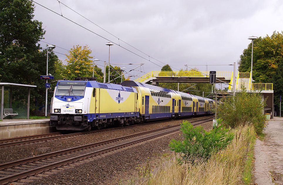 Ein Metronom im Bahnhof Klecken an der Bahnstrecke von Hamburg nach Bremen