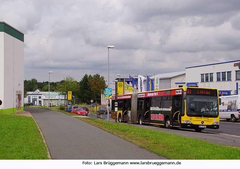 Bus in Weißig an der Haltestelle Einkaufszentrum - Dresden Buslinie 61