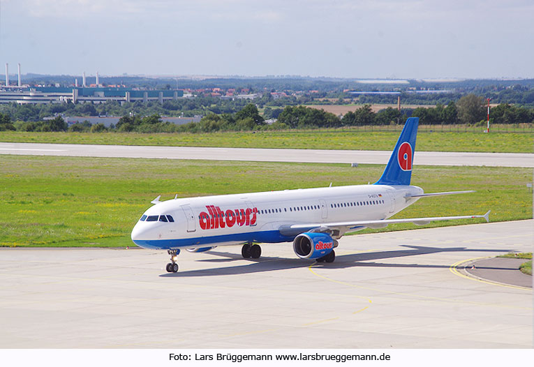 Flugzeug von Germania im Flughafen Dresden - Airport Dresden