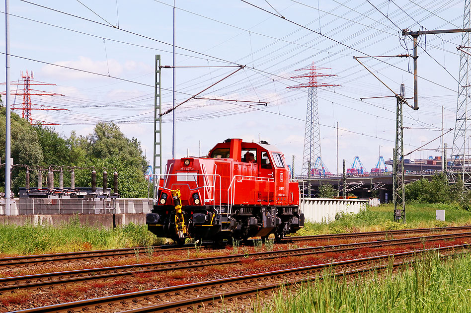 Eine Gravita-Lok der Baureihe 261 im Hamburger Hafen