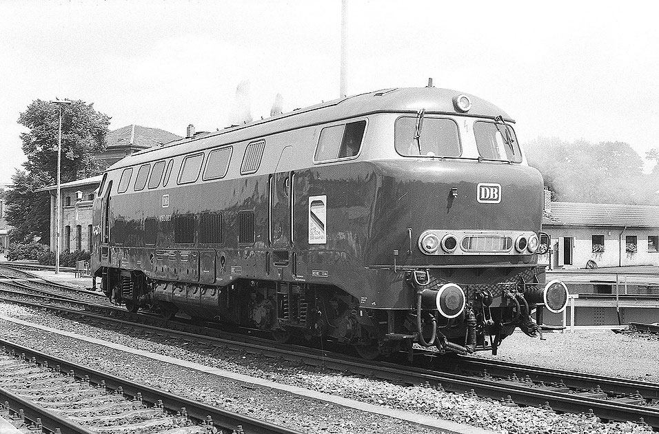 Die Museumslok V 160 003 im Bahnhof Bayreutz