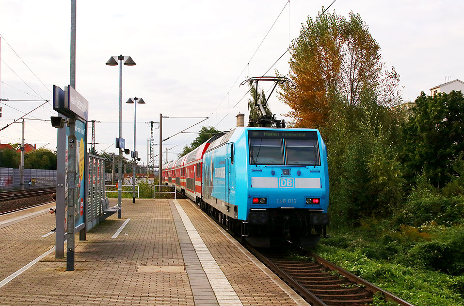 Eine Lok der Baureihe 146 im Bahnhof Dresden-Niedersedlitz