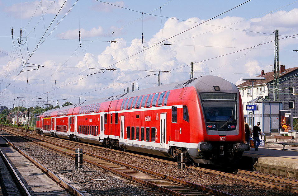 Doppelstockzug in Solingen Hbf