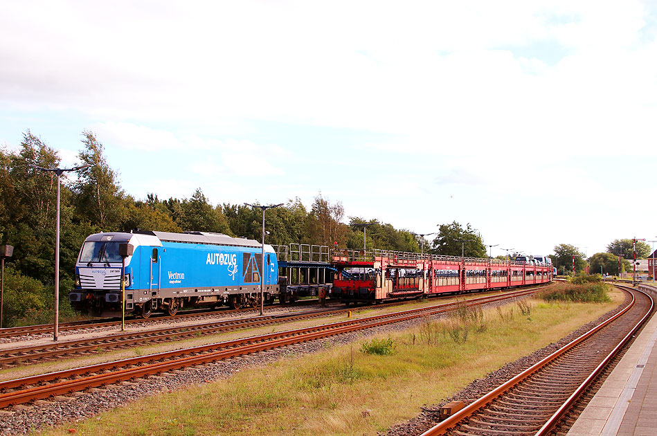 Die Lok Anne 247 909 vom Autozug Sylt im Bahnhof Niebüll