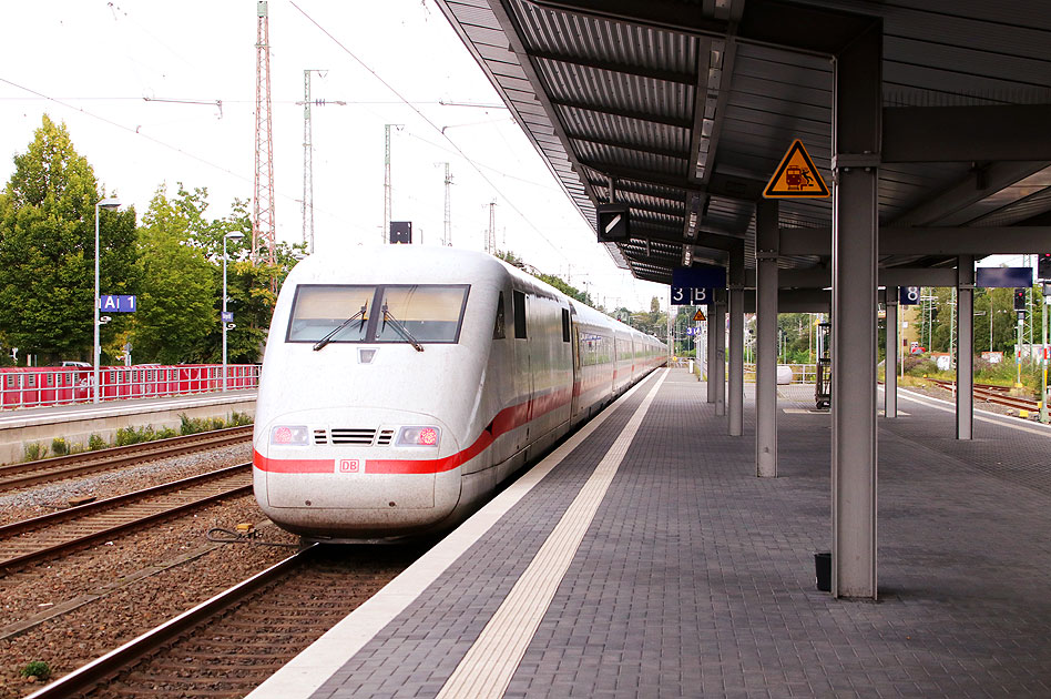 Ein ICE in Solingen Hbf