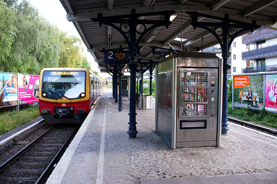 Die S-Bahn in Berlin der Bahnhof Yorckstraße