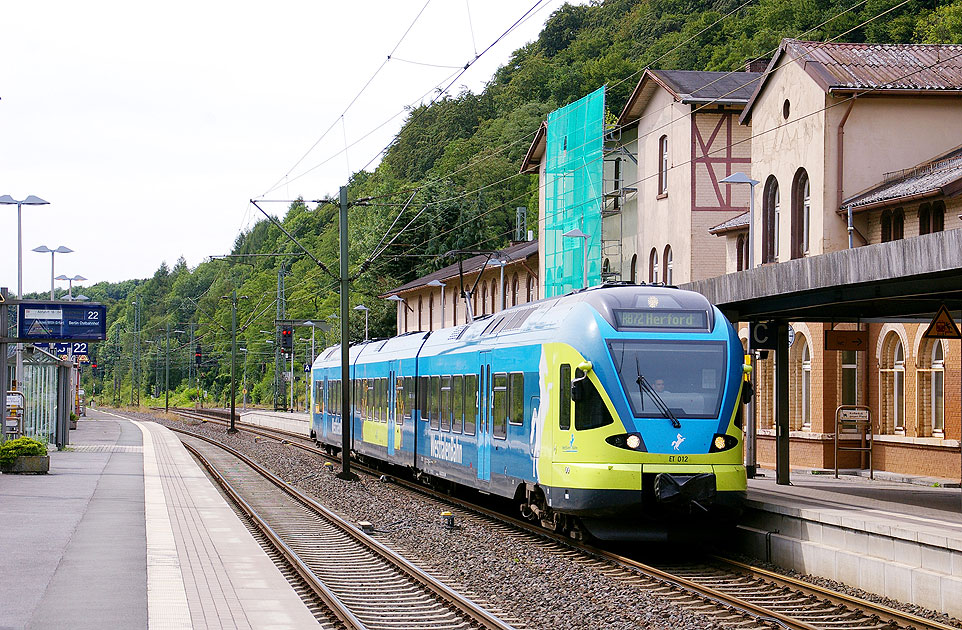 Die Westfalenbahn im Bahnhof Altenbeken