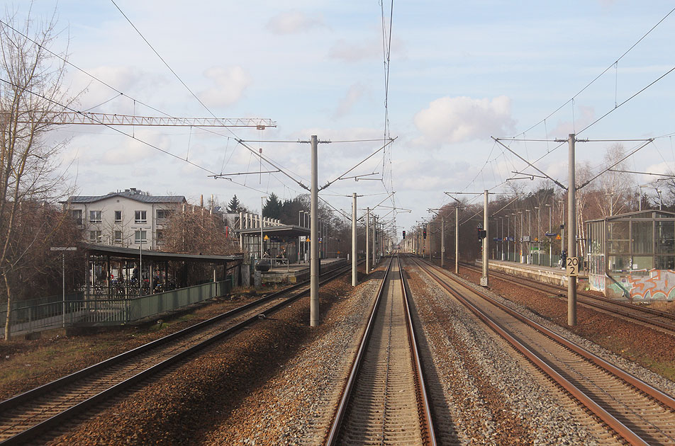 Der Bahnhof Falkensee an der Hauptstrecke Hamburg - Berlin