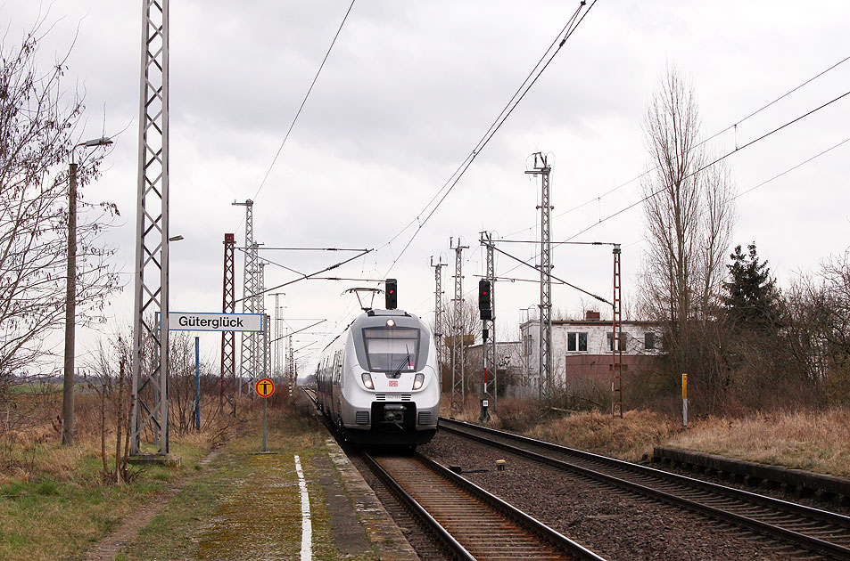 Eine Hamsterbacke der Baureihe 442 im Bahnhof Güterglück
