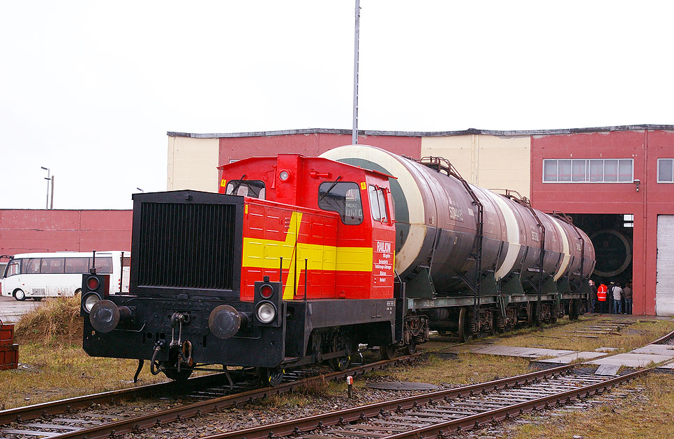 Eine Lok der Baureihe 312 vormals 102 im Fährbahnhof Mukran auf Rügen