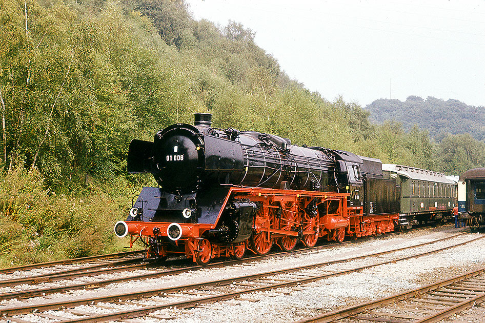 Eisenbahn Fotos auf dieser Webseite: Die Dampflok 01 008 im Eisenbahnmuseum Bochum-Dahlhausen