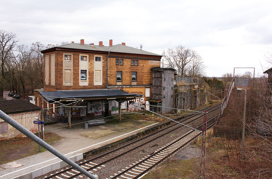 Der Geisterbahnhof Güterglück an der Kanonenbahn und Strecke Magdeburg - Dessau