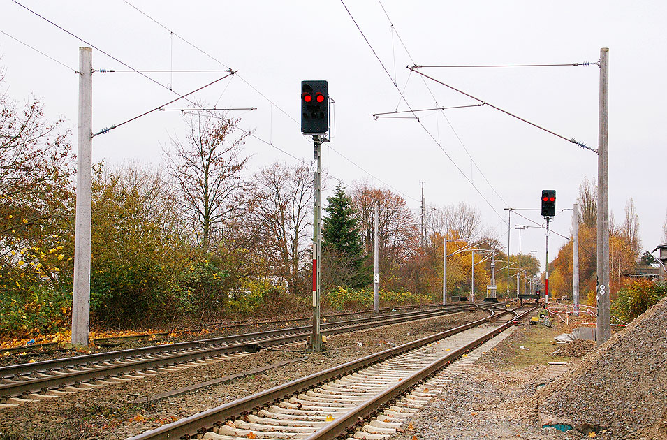 Die Kreuzungsstelle der Güterumgehungsbahn in Hamburg-Lokstedt