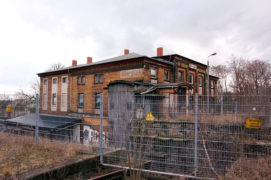 Der Turmbahnhof Güterglück an den Strecken Magdeburg - Dessau und der Kanonenbahn