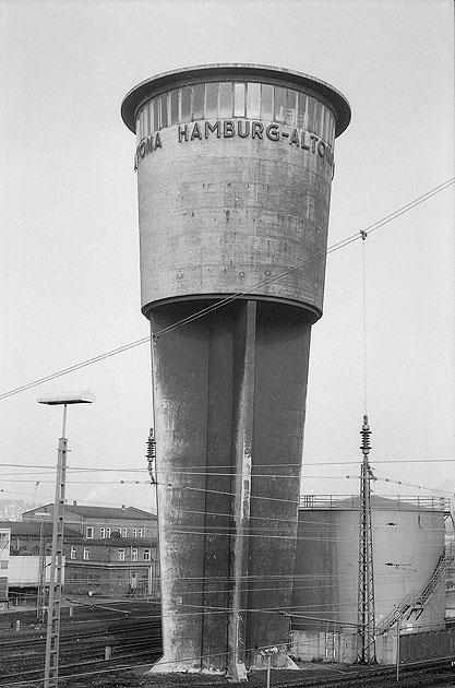 Der Wasserturm vom Bahnhof Altona